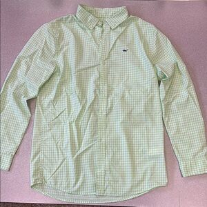 Boys Vineyard Vines long sleeve button down. Medium